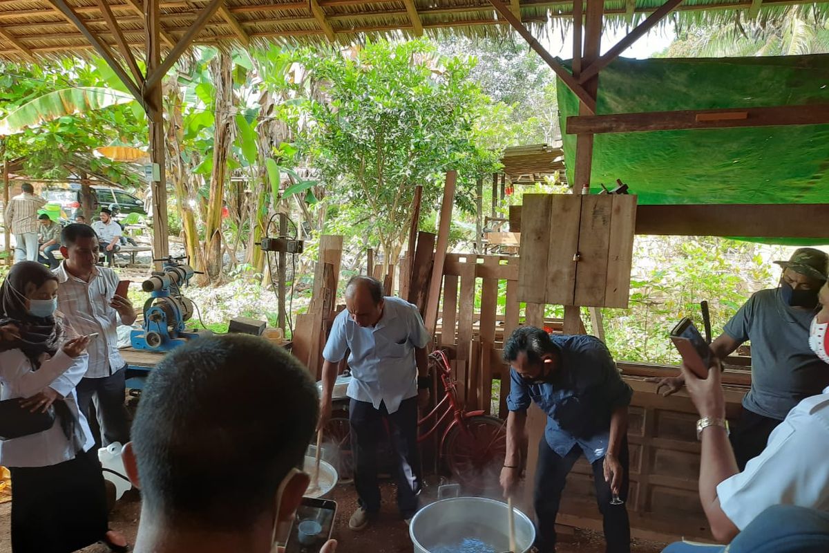 Kementerian Kelautan dan Perikanan (Kementerian KP) melalui Badan Riset dan Sumber Daya Manusia Kelautan dan Perikanan (BRSDM) menciptakan formula produksi pupuk hayati berbasis rumput laut dan limbah perikanan.

