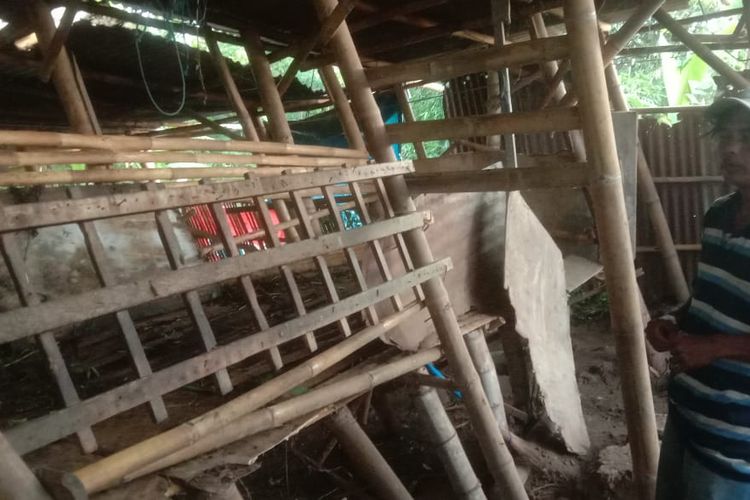 Peternak, Muhammad Faruk kehilangan 6 ekor kambing dan 10 ekor ayam yang dicuri pada Minggu (22/1/2023) di Jalan Warinoi Dalam, RT 4 RW 14, Kelurahan Bunulrejo, Kecamatan Blimbing, Kota Malang. 