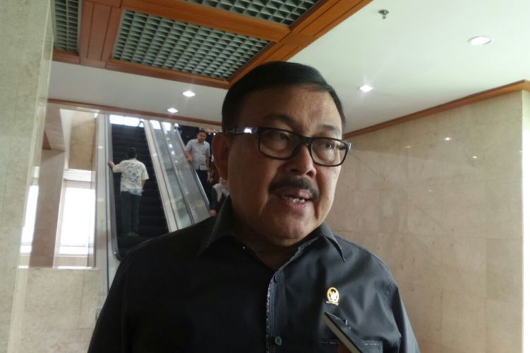 Anggota Komisi III DPR dari Fraksi PDI-P, Eddy Kusuma Wijaya di Kompleks Parlemen, Senayan, Jakarta, Kamis (31/8/2017).