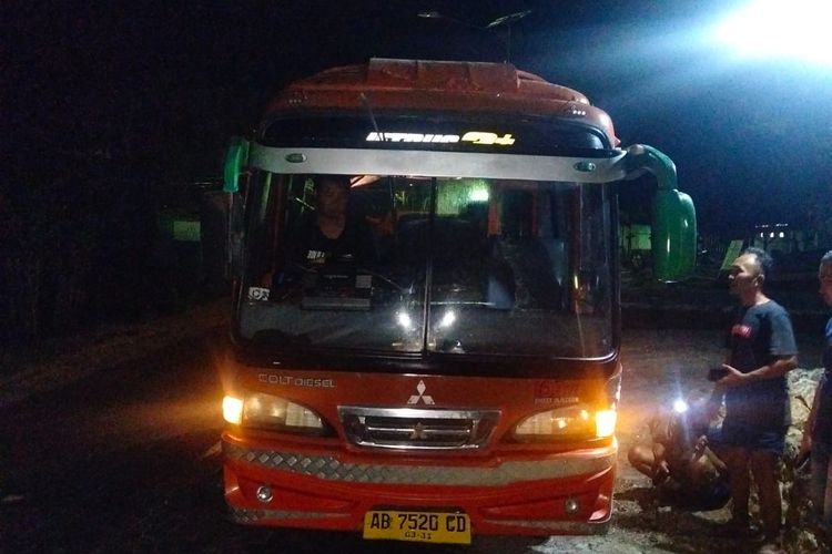 Bus Rombongan Wisatawan Terguling di Jalan Baron Gunungkidul, 5 orang Terluka