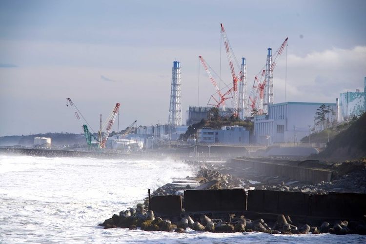 Pembangkit Listrik Tenaga Nuklir (PLTN) Fukushima Daiichi meleleh setelah terdampak gempa bumi dan tsunami pada tahun 2011. Limbah yang selama ini ditampung di sana akan dibuang ke lautan Samudera Pasifik.