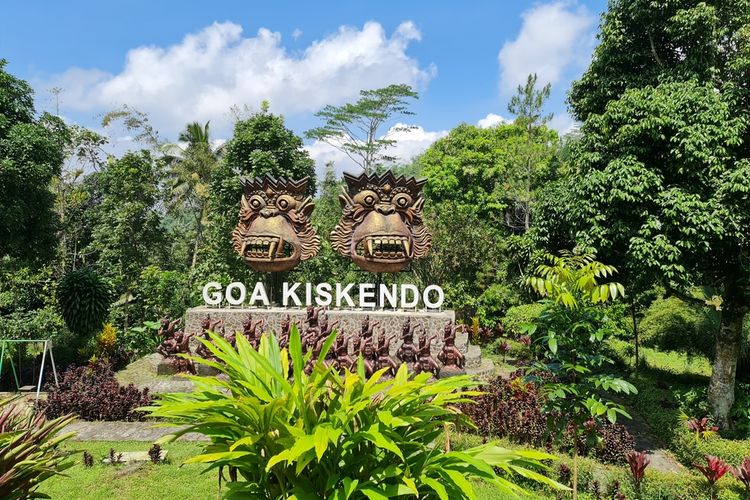 Goa Kiskendo, Kulon Progo, Daerah Istimewa Yogyakarta.