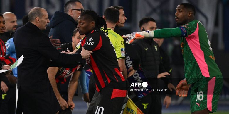 Reaksi kecewa Rafael Leao kala ditarik keluar dalam laga pekan ke-29 Liga Italia 2025-2026 Lazio vs AC Milan di Stadion Olimpico, 15 Maret 2026.