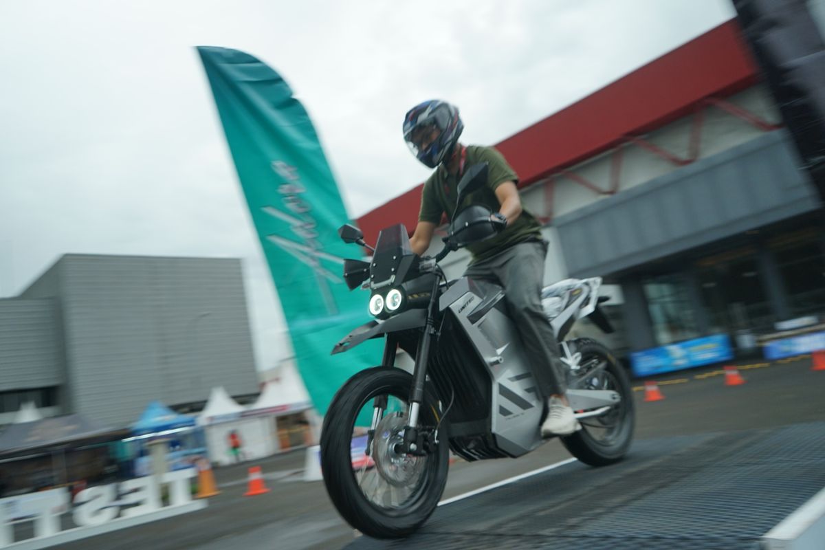Hp Rx6000 Rear Tes Singkat Motor Listrik Baru United E-Motor RX6000 di IIMS 2026