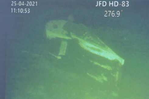 Salvage Operation of Indonesian Submarine Ends