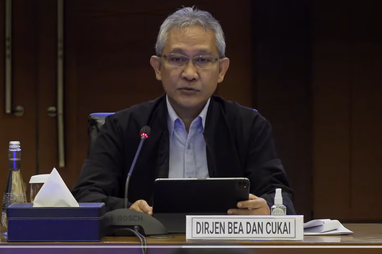 Direktur Jenderal (Dirjen) Bea dan Cukai Kementerian Keuangan, Askolani saat konferensi pers, Rabu (8/3/2023). Kantor Bea Cukai digeledah Kejagung terkait dugaan korupsi emas.