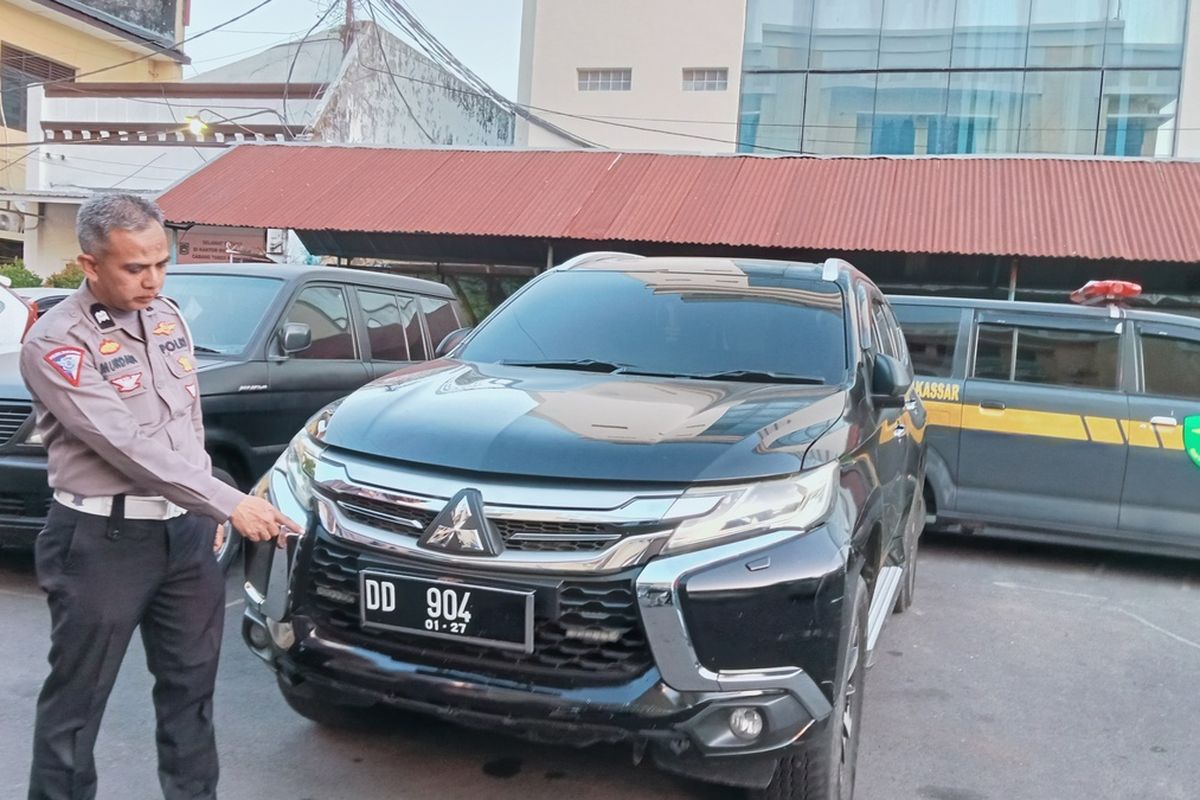 Mobil mewah jenis Pajero Sport yang ditahan di Mapolrestabes Makassar usai viral melakukan manuver ugal-ugalan di jalan raya Kota Makassar, Sulsel, pada Senin (7/8/2023)