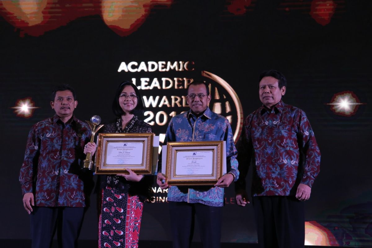 Direktorat Jenderal Sumber Daya Iptek dan Dikti (SDID) Kemenristekdikti menggelar Academic Leader Award 2019 di Jakarta (1/10/2019). Penghargaan Academic Leader 2019 diberikan untuk akademisi, khususnya dosen yang telah berkontribusi dalam kemajuan pendidikan tinggi Tanah Air.