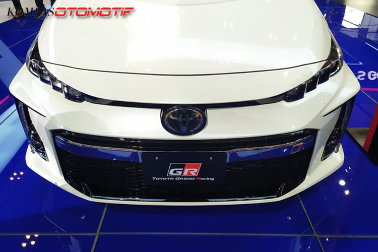 Toyota Prius PHEV Gazoo Racing di GIIAS 2019