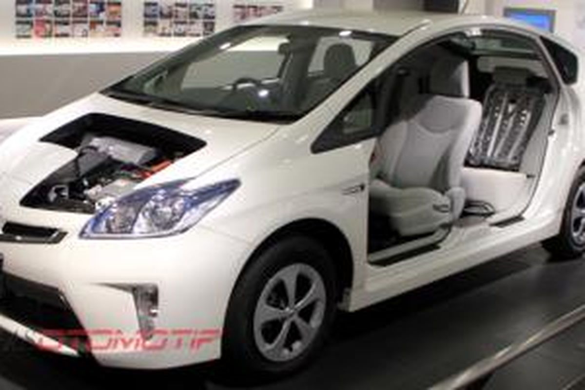 Prius merupakan mobil hibrida terlaris di dunia.