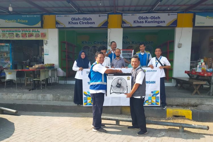  PT Jasa Marga (Persero) Tbk menyalurkan bantuan untuk pengembangan Usaha Mikro Kecil (UMK) dalam program Tanggung Jawab Sosial Lingkungan (TJSL) dengan menerapkan prinsip Creating Shared Value (CSV). 