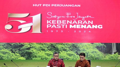 Hasto Persilakan Gibran dan Bobby Dengarkan Pidato Megawati di HUT Ke-51 PDI-P