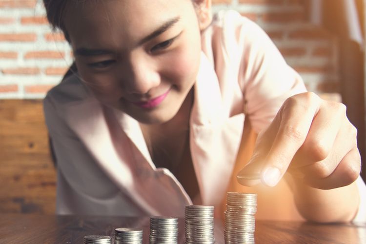 Ilustrasi generasi milenial menabung, ilustrasi Sandwich Generation