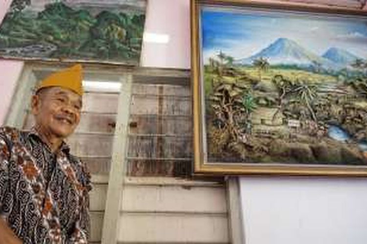Soegito salah satu veteran di Banyuwangi dengan lukisan tiga dimensi yang ia buat bertemakan kemerdekaan