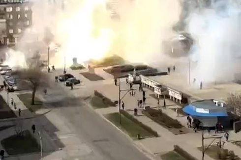 Pasukan Rusia Lempar Granat Kejut ke Warga Ukraina yang Berdemo di Kota yang Diduduki