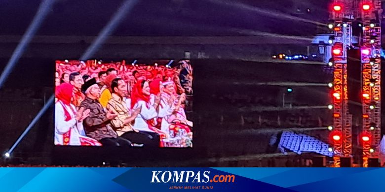 Asyiknya Jokowi Nonton Salma Salsabil Nyanyi Lagu "Rungkad" di GBK