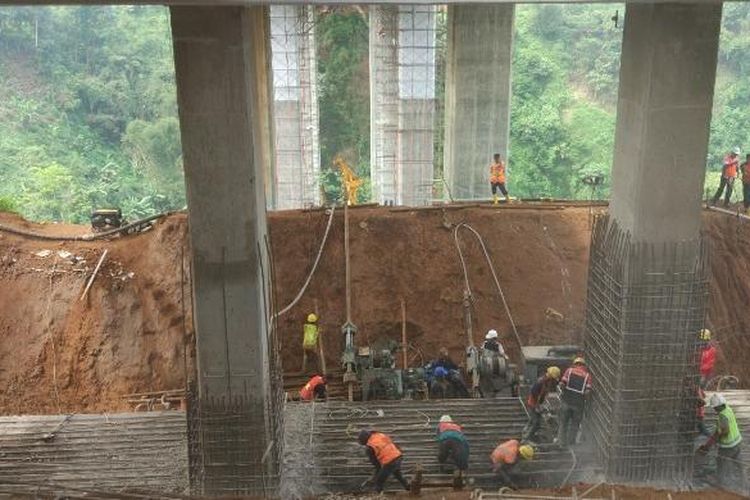 Perbaikan Jembatan Cisomang, Tol Purbaleunyi, Purwakarta, Kamis (23/2/2017).