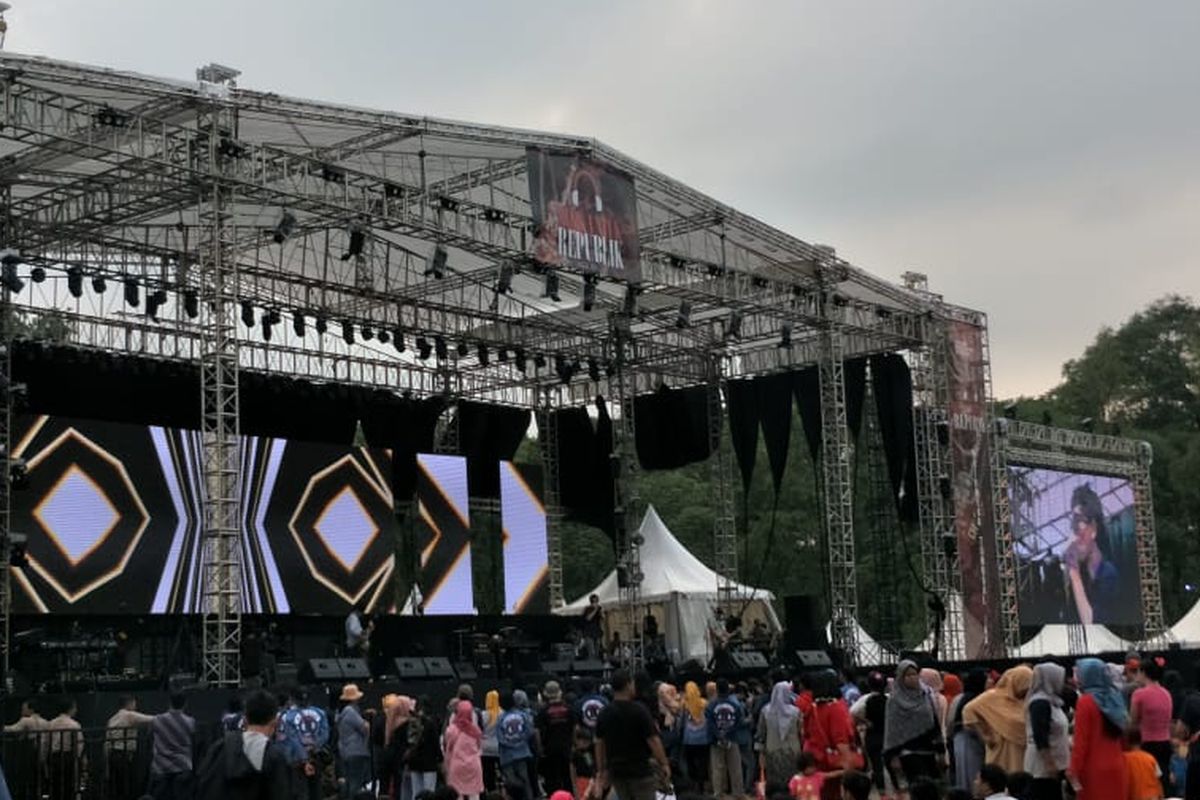 Suasana konser Musik Untuk Republik yang digelar di Bumi Perkemahan Cibubur, Jakarta Timur, Jumat (18/10/2019).