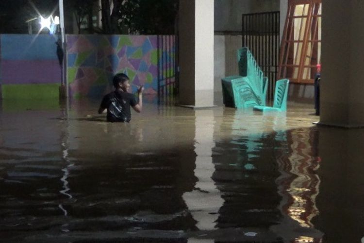 Bencana banjir dan tanah longsor melanda kecamatan Bua, Kabupaten Luwu, Sulawesi Selatan, setelah diguyur hujan deras pada Kamis (28/3/2024) malam. Ketinggian banjir mencapai 150 sentimeter