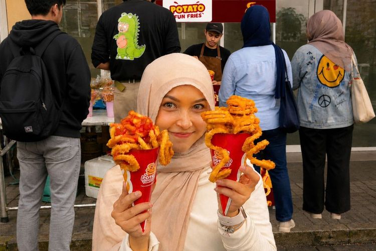 Influenser Kuliner Kunjungi Potato Fun Fries, Harga Rp 10.000 Jadi Sorotan di Tengah Ketatnya Ekonomi