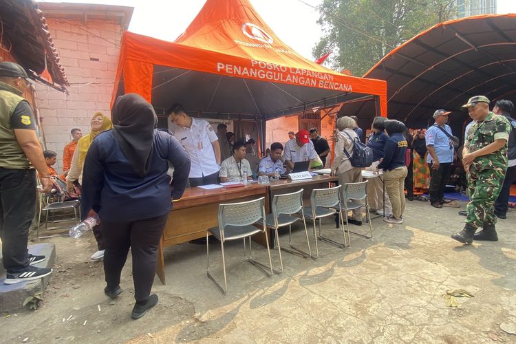 Kebakaran Hanguskan 18 Rumah di Kebayoran Lama Jaksel, 180 Warga Kehilangan KTP-KK