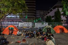 Demo Kawal Putusan MK, Sejumah Mahasiswa Berkemah di Depan Kantor Gubernur dan DPRD Jateng