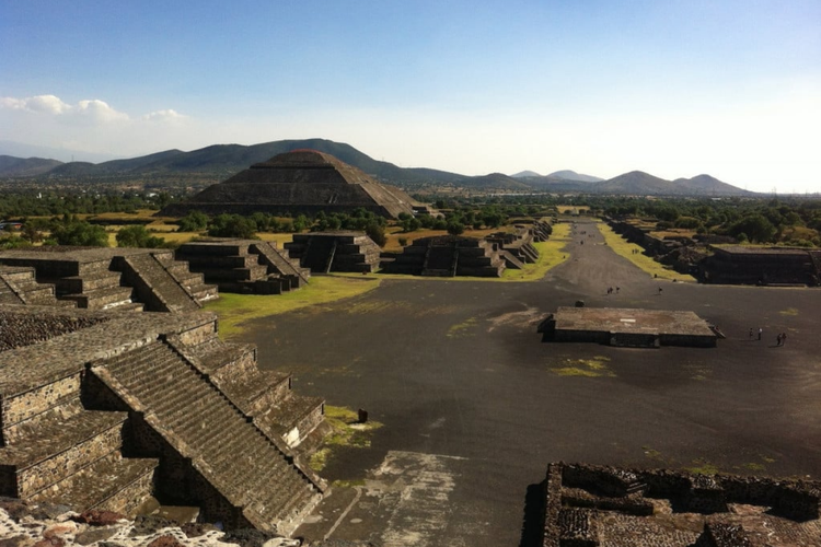 Teotihuacan, ibu kota suku Aztec 
