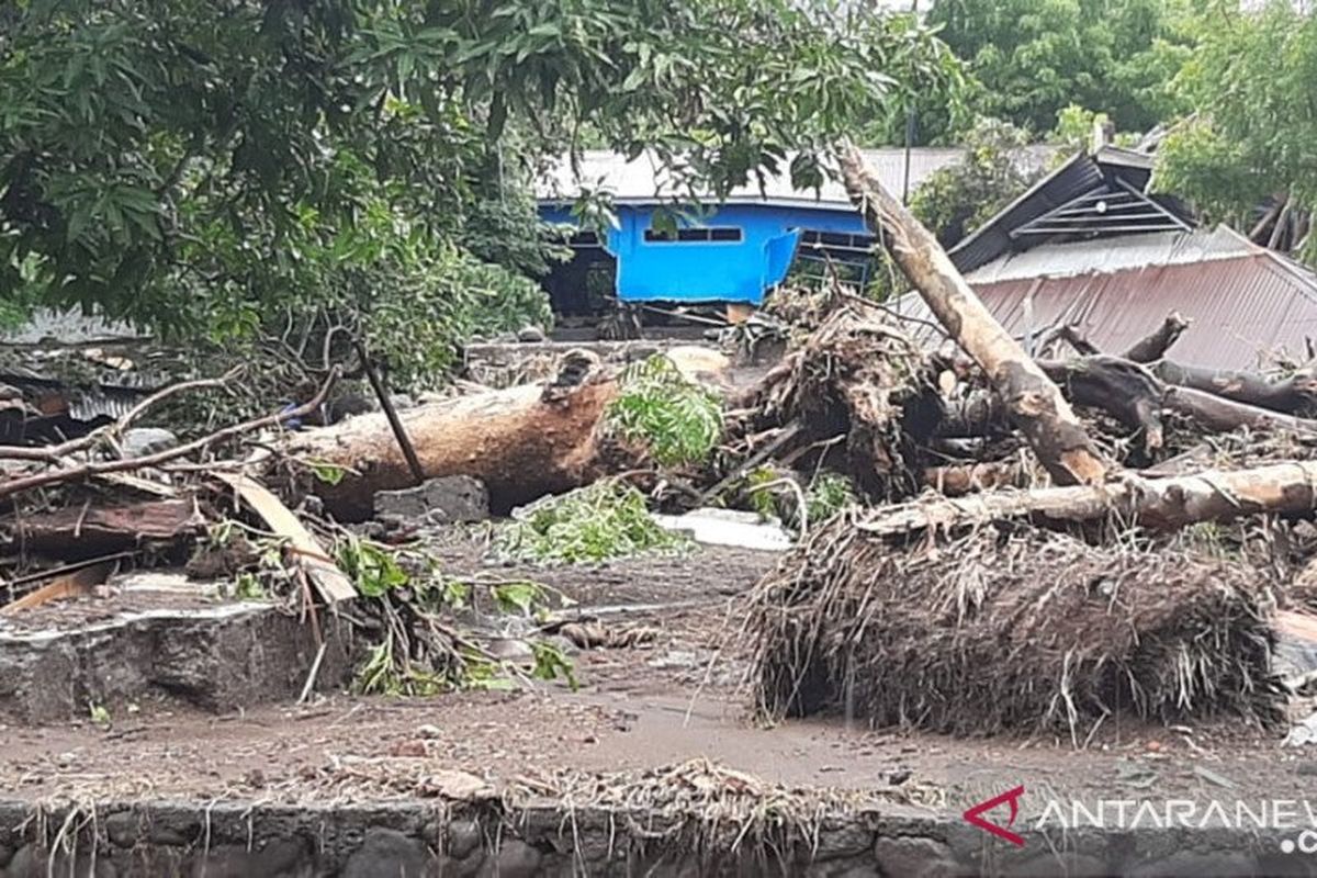 A house damaged by flood in Lembata Regency, East Nusa Tenggara on Sunday, April 4.