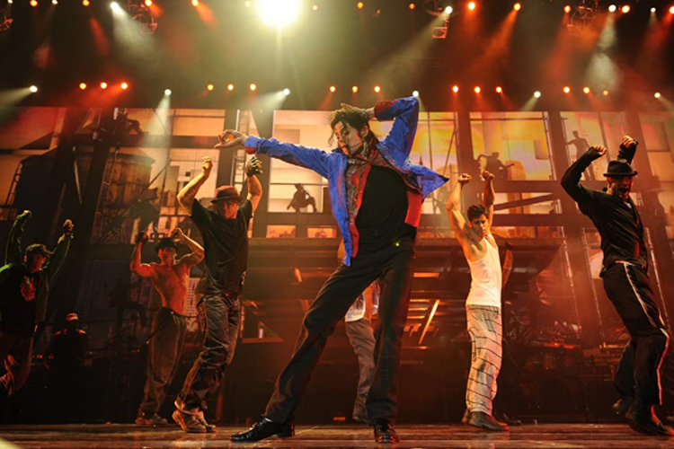 Michael Jackson dalam film dokumenter  Michael Jackson's This Is It. 