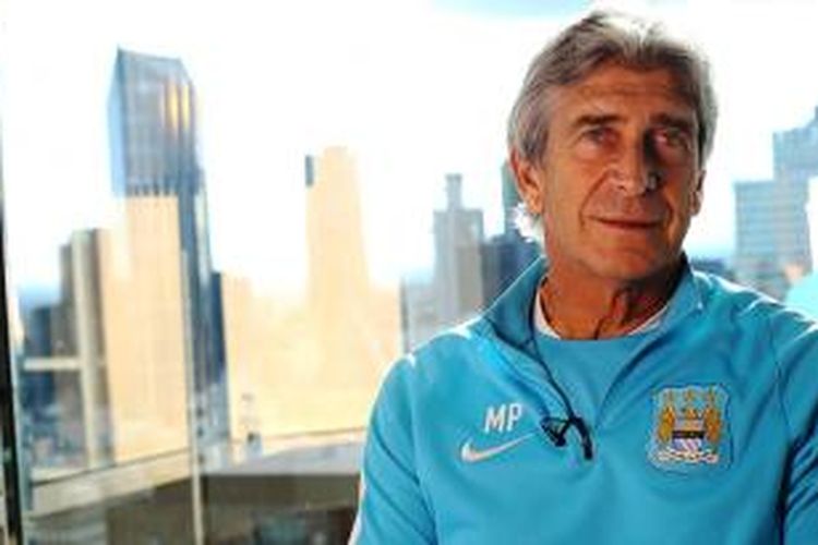 Manajer Manchester City, Manuel Pellegrini. 