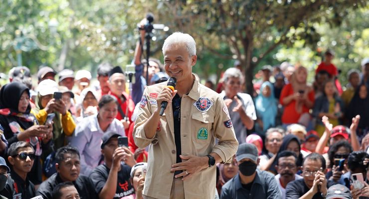 Dua Warga Kecelakaan Akibat Bendera Parpol Terjatuh, Ganjar Setuju Alat Peraga Kampanye Ditertibkan