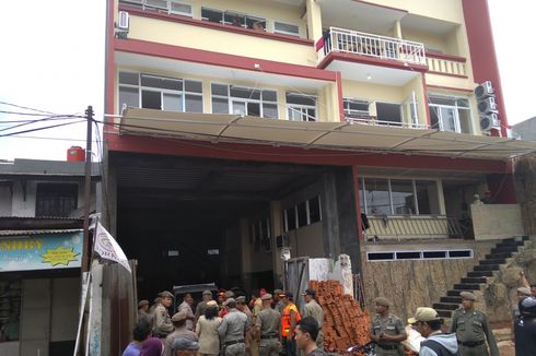 Langgar IMB, Lantai 4 Bangunan Dekat TMII Dibongkar Pemprov DKI