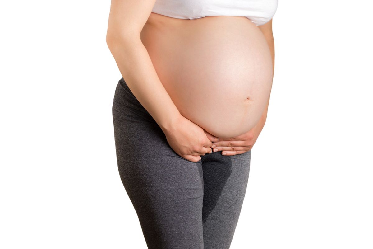 Setiap ibu hamil mungkin mengalami momen yang berbeda-beda saat air ketubannya pecah. Namun, ada 5 ciri-ciri umum yang dapat menunjukkan bahwa air ketuban Anda telah pecah.