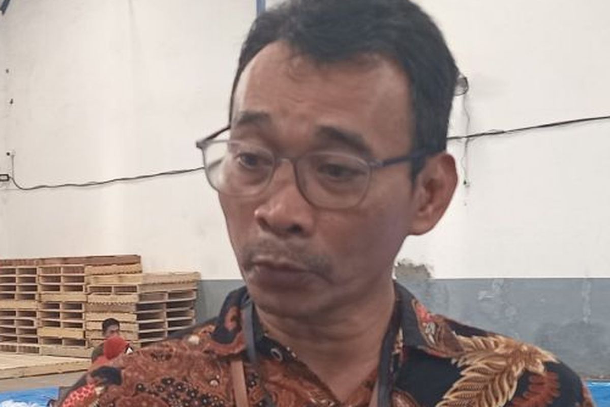 Ketua KPU Kota Cirebon Mardeko saat memberikan keterangan di Cirebon, Jawa Barat. 