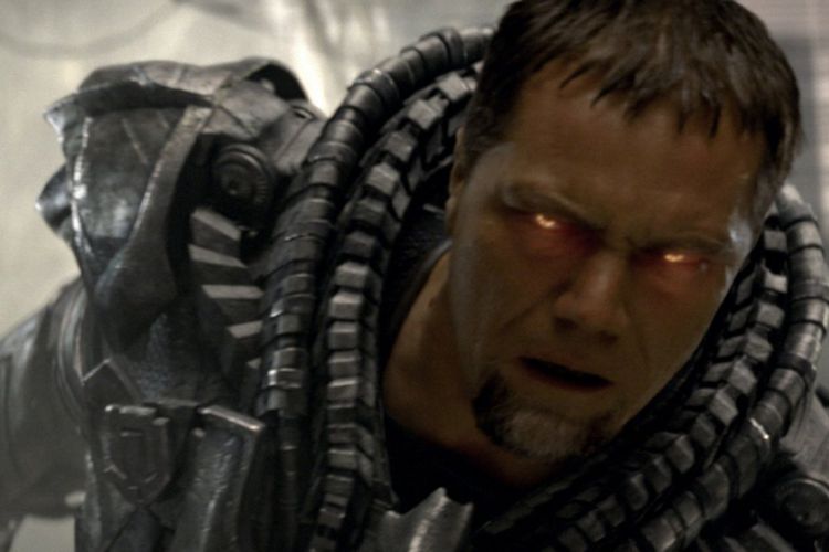 Michael Shannon bermain sebagai General Zod dalam Man of Steel (2013)