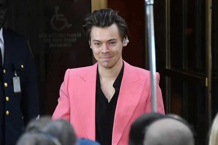 Harry Styles tampil di program Today di NBC, di Rockefeller Plaza, New York, pada 9 Mei 2017.