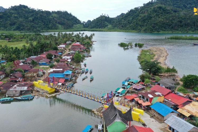 UMK Padang terbaru yakni Rp 2.742.476, sesuai Keputusan Gubernur Sumbar UMR Kota Padang atau UMR Padang 2023 disamakan dengan UMP.