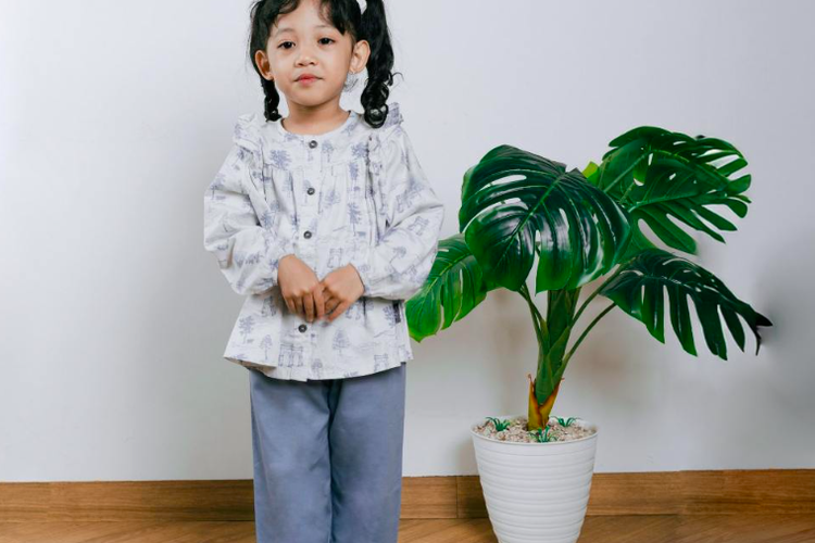 Namira Tunic Set dari merek Little Palmerhaus, model baju Lebaran 2024 anak perempuan
