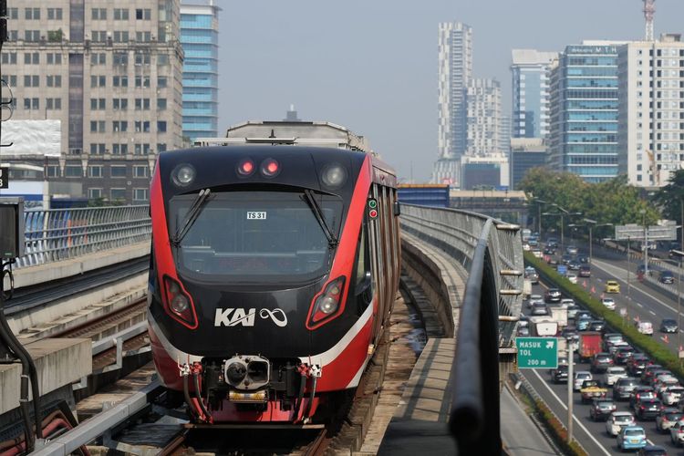 Naik KRL dan LRT Jabodebek Cuma Rp 8 Saat HUT ke-81 RI, Cek Waktunya