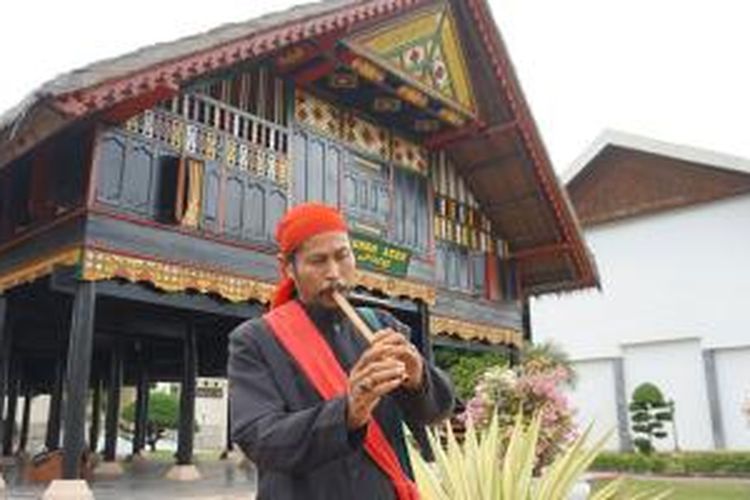 Muda Baliya, seniman hikayat Aceh.