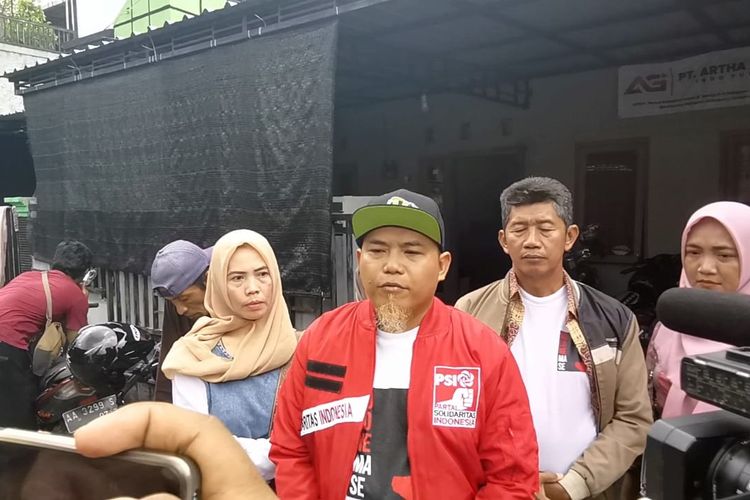 Ketua Partai Solidaritas Indonesia (PSI) Kabupaten Kebumen membantah jika puluhan pengurusnya mundur dari struktural partai. 