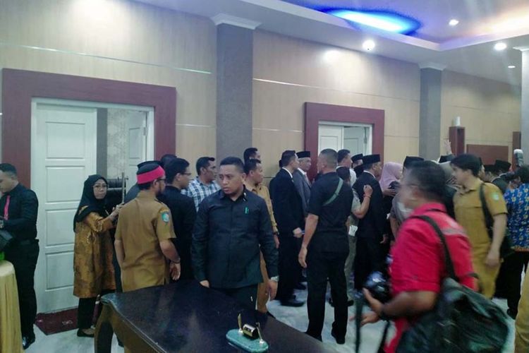 Wakil gubernur Provinsi Maluku Utara, Al Yasin Ali mengamuk saat acara pelantikan pejabat eselon II di Kota Ternate, Senin (16/3/2020)