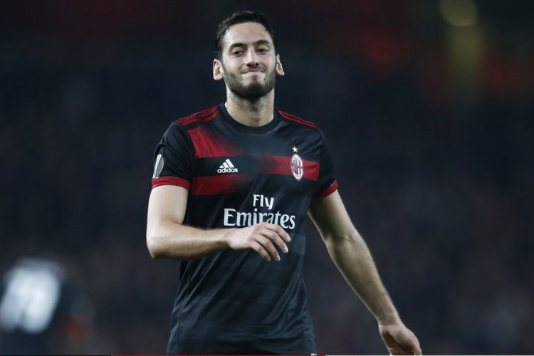 Gelandang AC Milan, Hakan Calhanoglu.