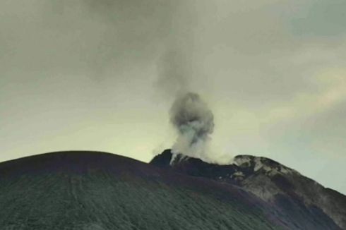 Gunung Ile Lewotolok Bentuk Kubah Lava Baru akibat Erupsi Terus-menerus