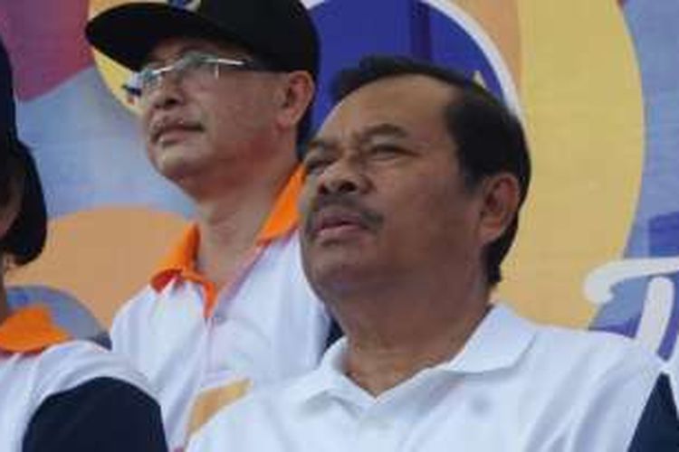Jaksa Agung HM Prasetyo pada acara Jalan Sehat dalam rangka ulang tahun ke-5 Partai Nasdem di Gor Tri Lomba Juang, Semarang, Minggu (27/11/2016).
