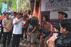 Cerita 8 Relawan Padamkan Api di Gunung Gede Pangrango dengan Alat Seadanya Diganjar Penghargaan