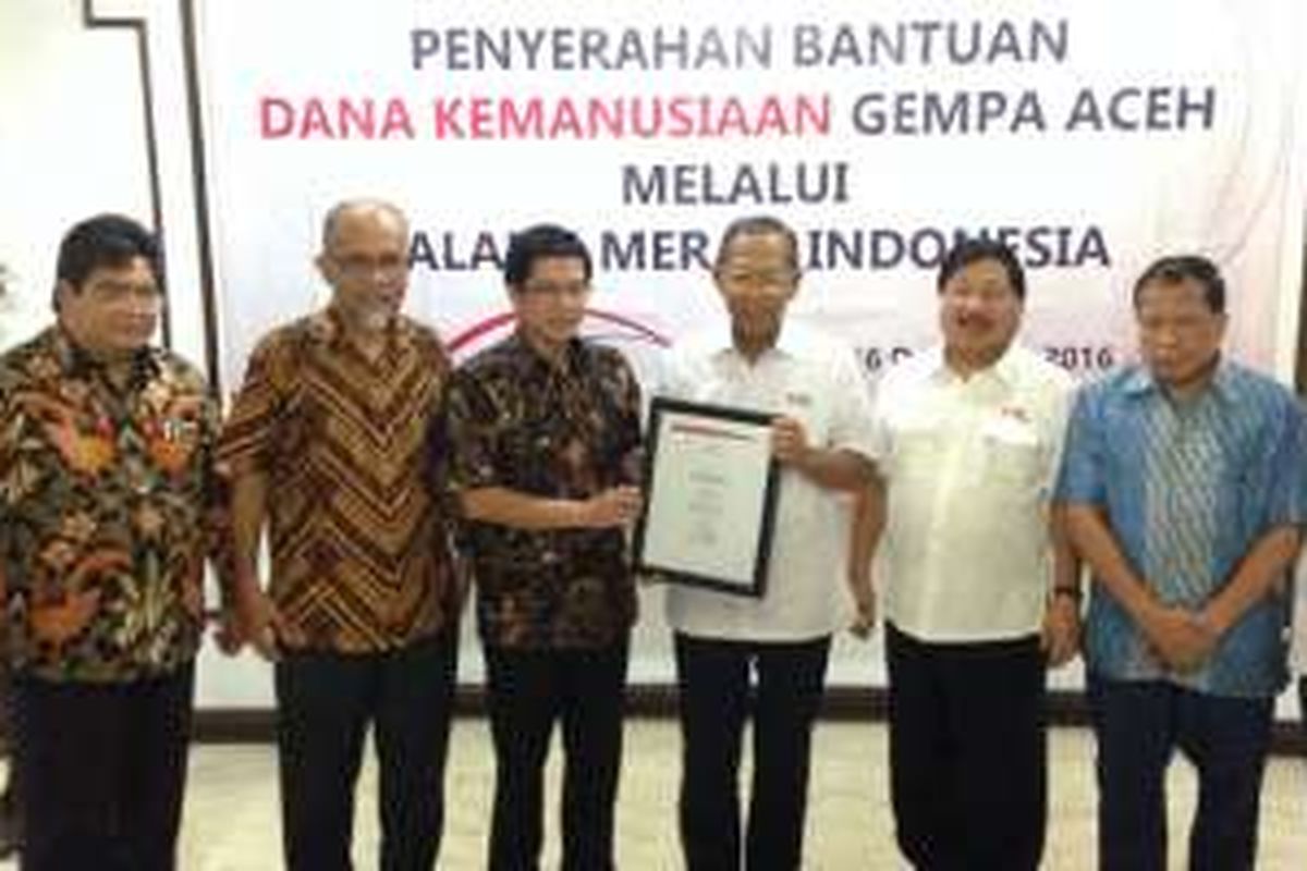 Bantuan Toyota untuk korban Aceh, melalui PMI.