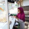 Cerita Mak Kayah, Pedagang Gorengan di Bandung, Berharap Dapat BLT untuk Modal