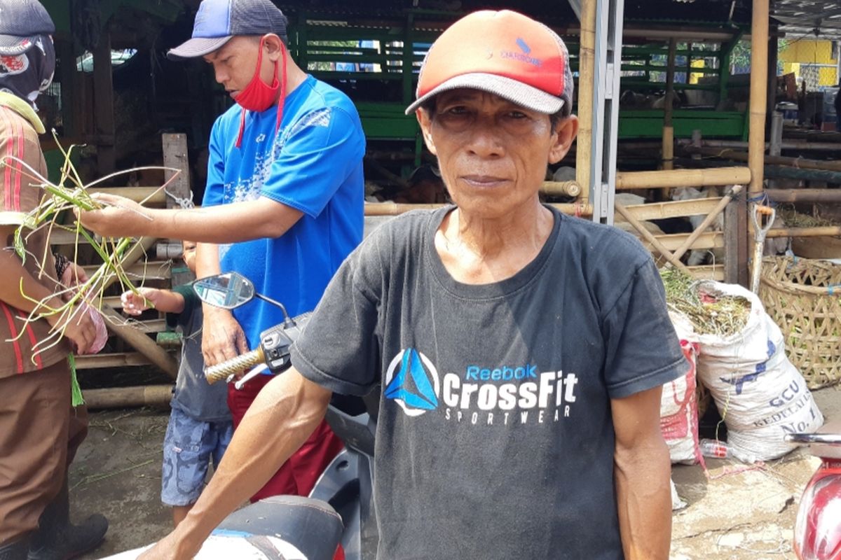 Ahmad pedagang hewan kurban kambing di Pasar Rawa Badak, Koja, Jakarta Utara 