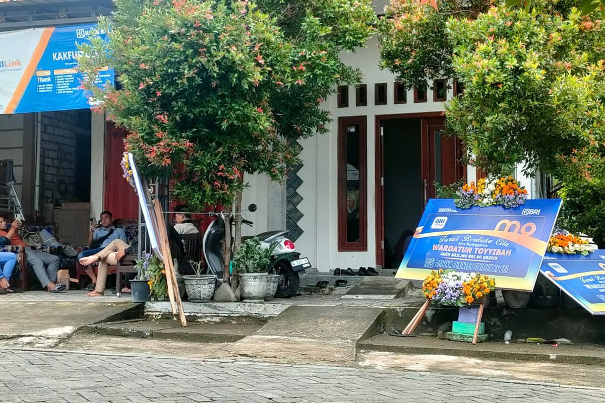 Rumah ibu muda yang ditemukan tewas di dalam kamar di Desa Ima'an, Kecamatan Dukun, Gresik, Jawa Timur.